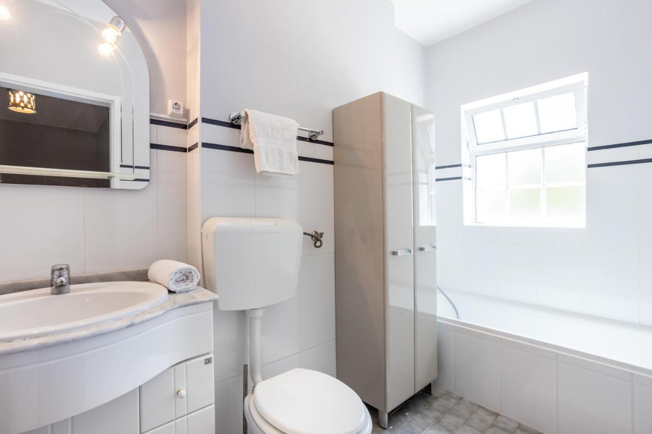 Newly Renovated 2 Bedroom Townhouse - Close To Salema Beach Eksteriør bilde