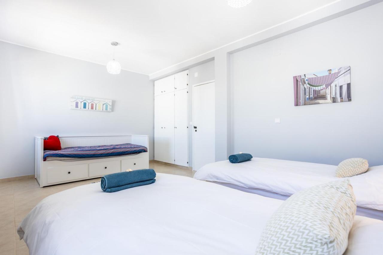 Newly Renovated 2 Bedroom Townhouse - Close To Salema Beach Eksteriør bilde